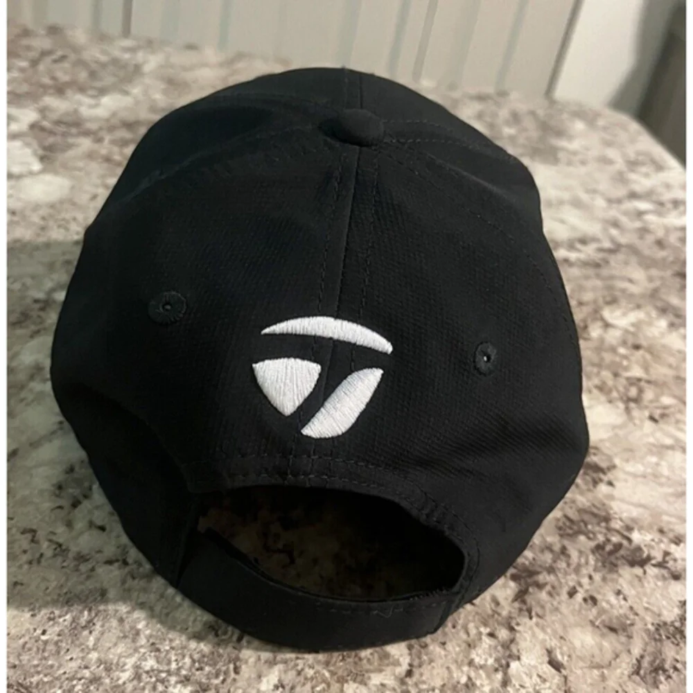 Taylormade TP5 Stealth Hat Adult Black Strapback Cap Adjustable‎ Golf GREAT!